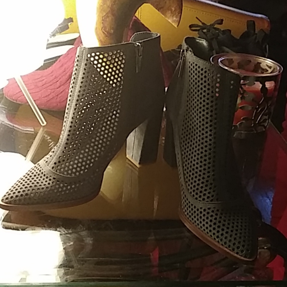 Brand New women ankle boot